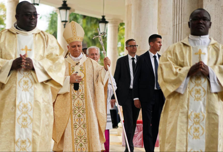 Äquatorialguinea: Papst beendet elftägige Afrikareise mit Stadionmesse