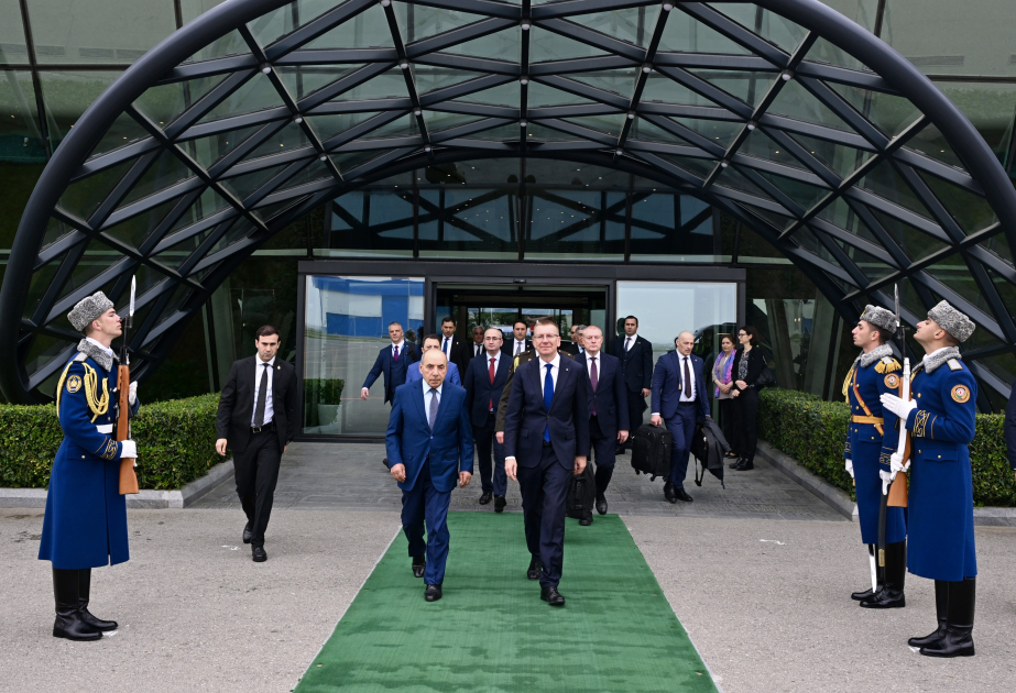 Le président letton termine sa visite en Azerbaïdjan