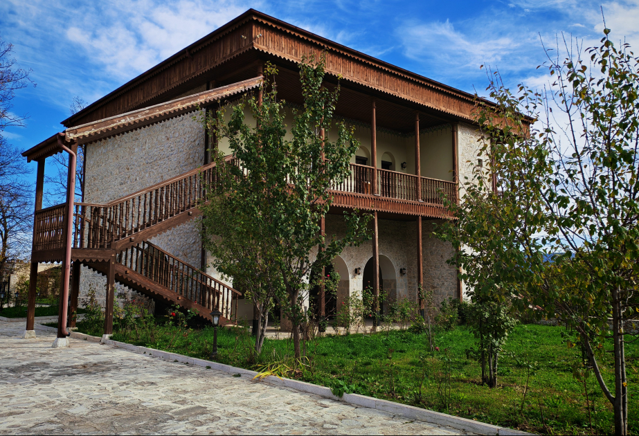 Şuşada XVIII əsr malikanəsi – Mehmandarovların evi VİDEO