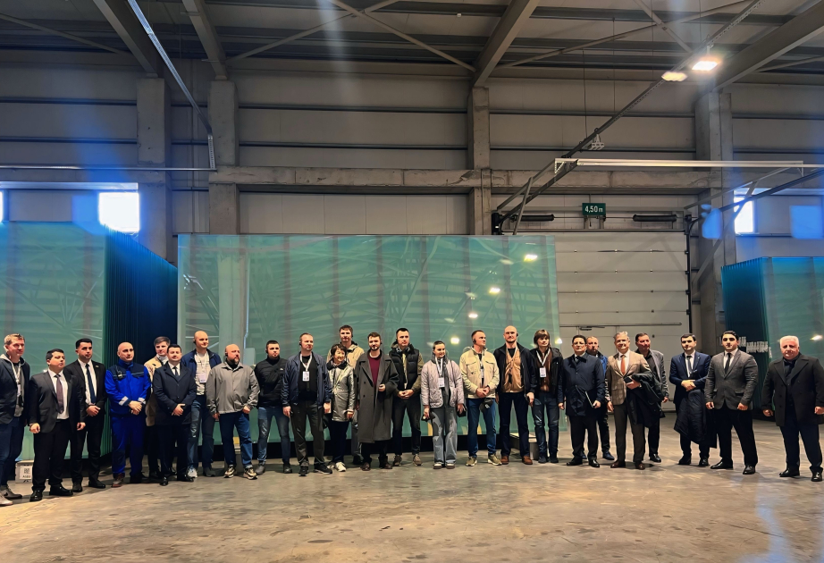 Empresarios de la región de Altái conocen las oportunidades de negocio en el Parque Industrial de Sumgayit