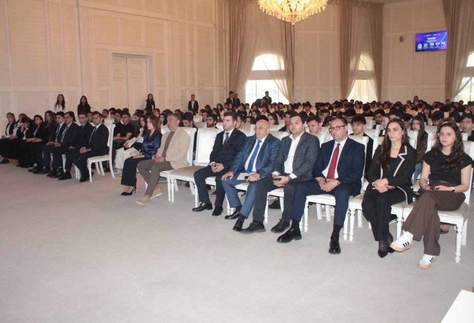 Gəncədə keçirilən forumda gələcəyin peşələri barədə danışılıb