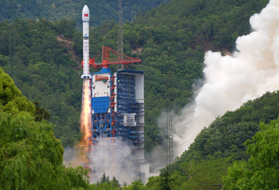 La Chine lance de nouveaux satellites d'essai pour les technologies Internet