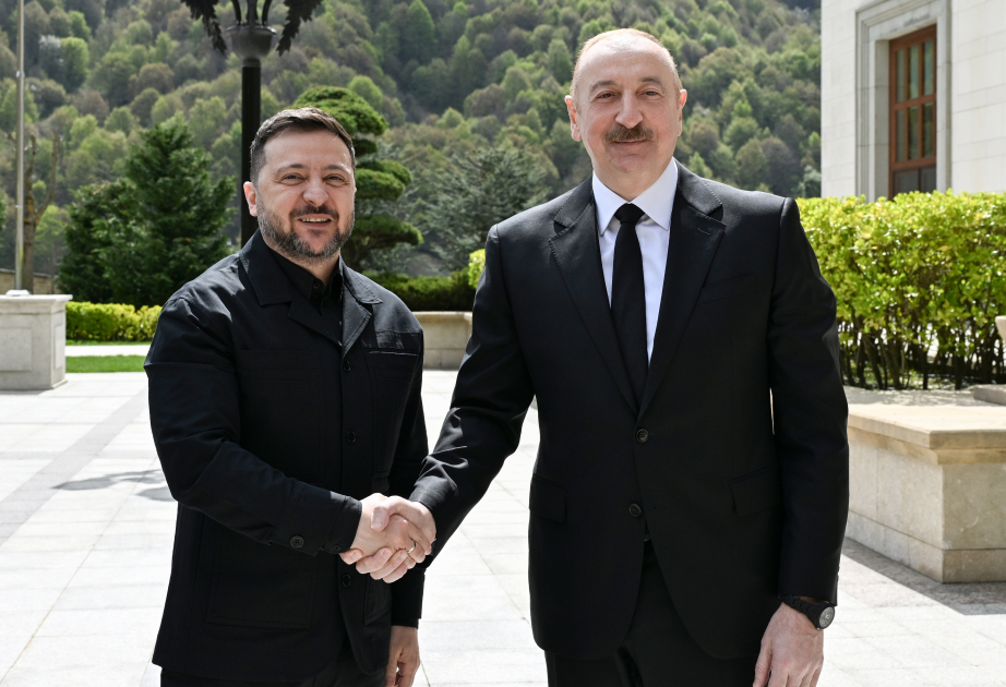 Präsident Ilham Aliyev führt Gespräche im engen und erweiterten Kreis mit dem Präsidenten der Ukraine in Gabala AKTUALISIERT