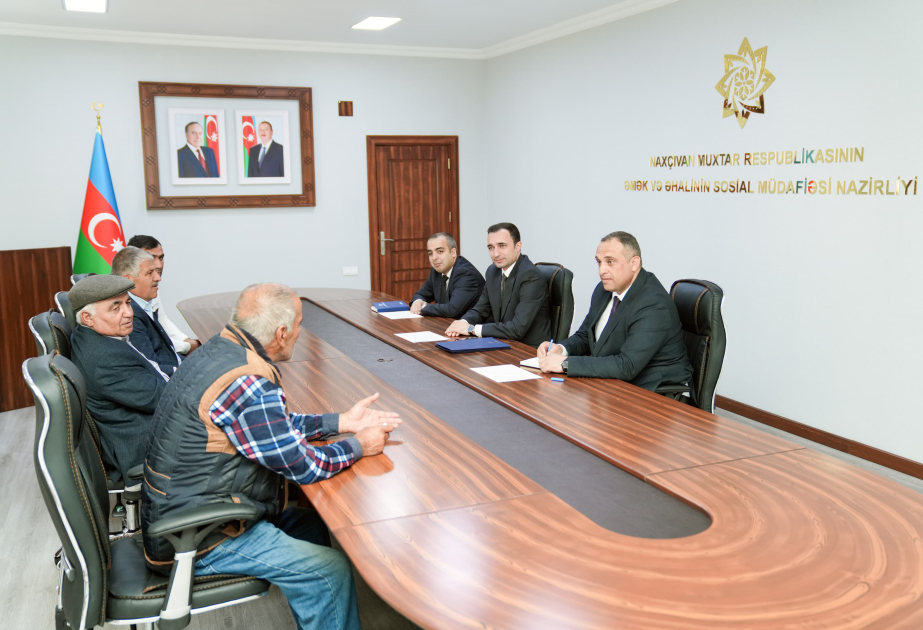 Naxçıvanda Çernobıl qəzası ilə əlaqədar əlilliyi olan şəxslərə avtomobillər təqdim olunub