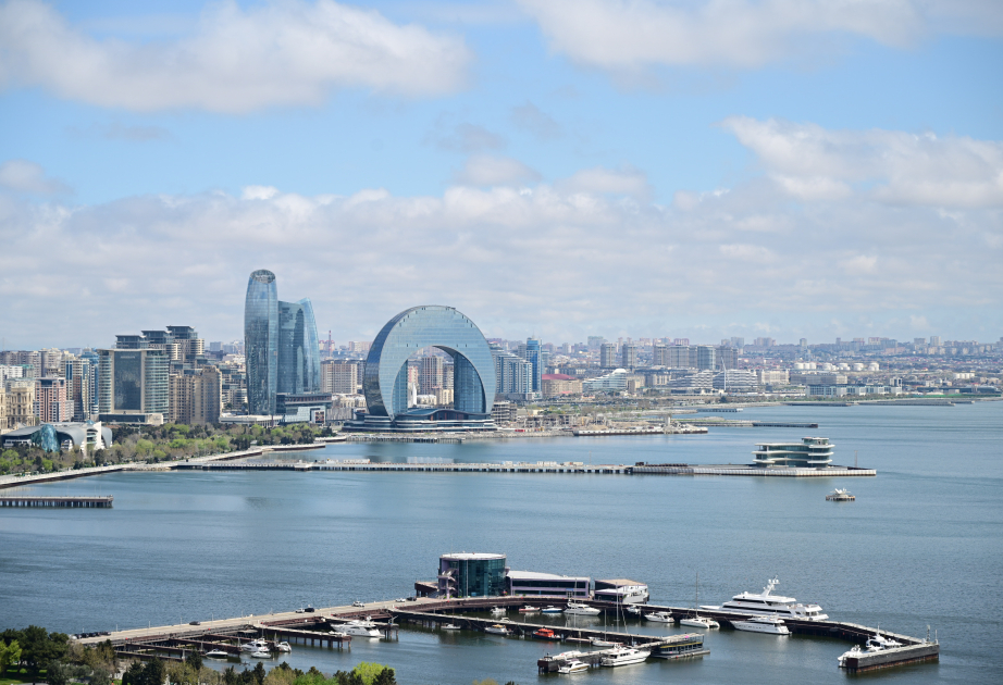 Завтра в Баку ожидается переменная облачность, в районах - дожди
