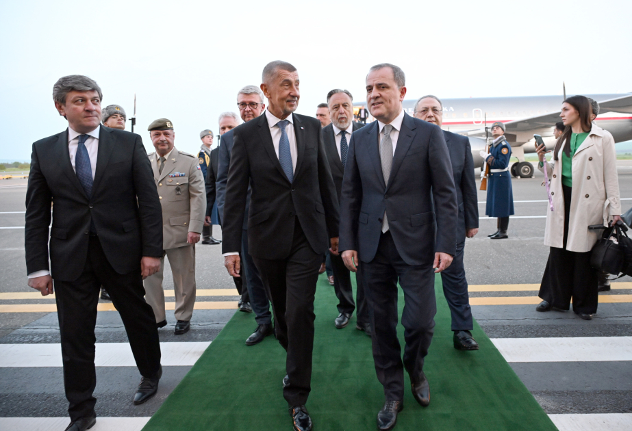 El Primer Ministro de Chequia efectúa una visita a Azerbaiyán