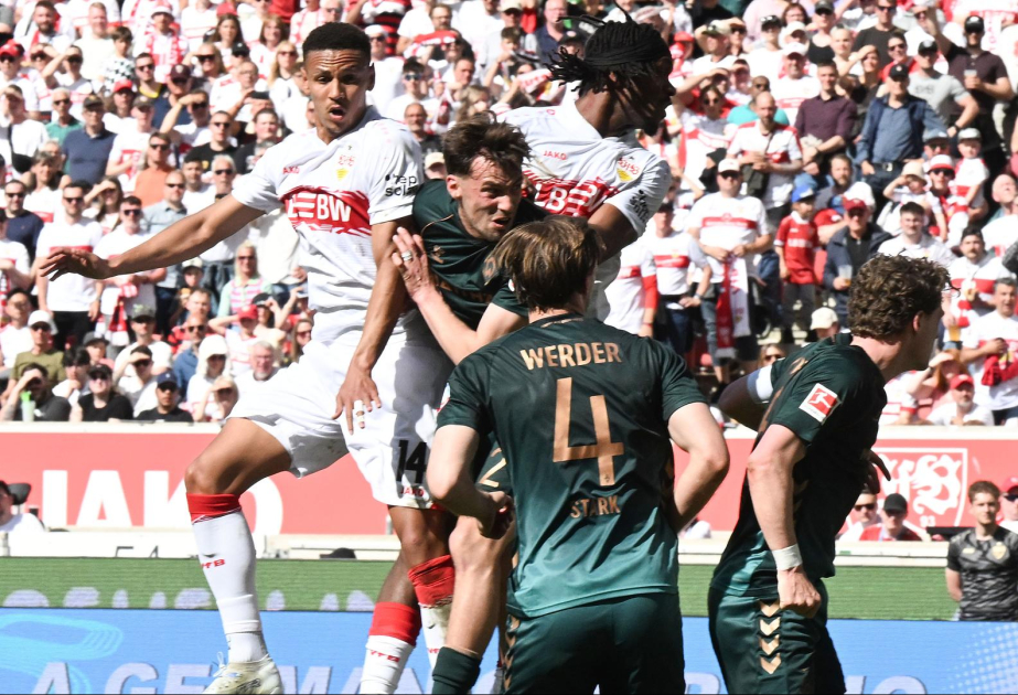 Fußball-Bundesliga: Stuttgart und Bremen unentschieden, Dortmund besiegt Freiburg