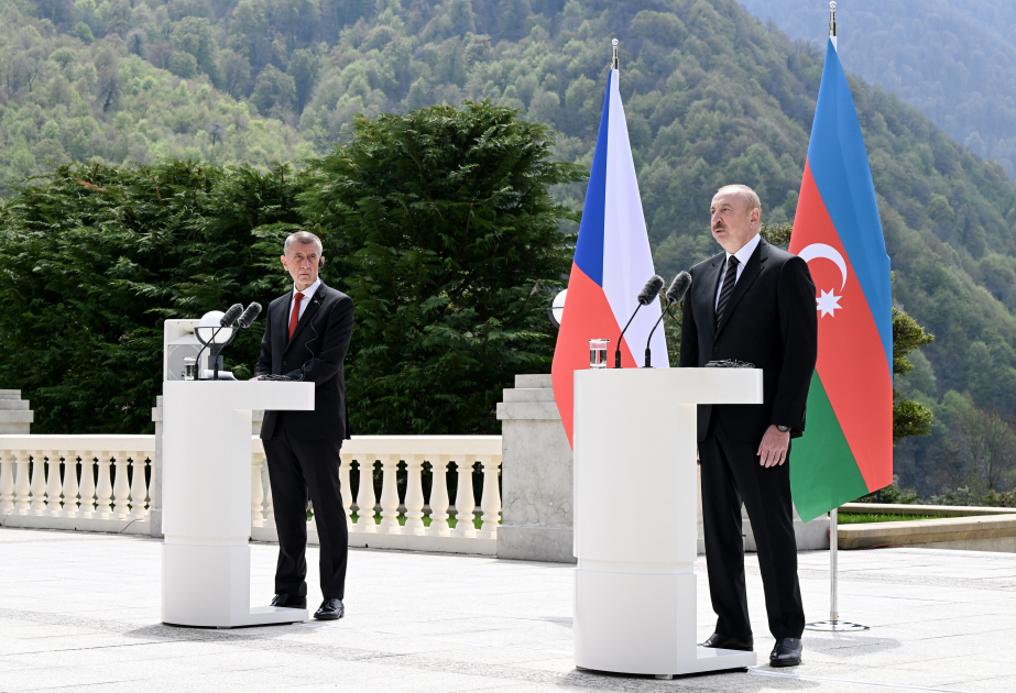 Presidente Ilham Aliyev: “Azerbaiyán mantiene un diálogo político muy dinámico con Chequia”