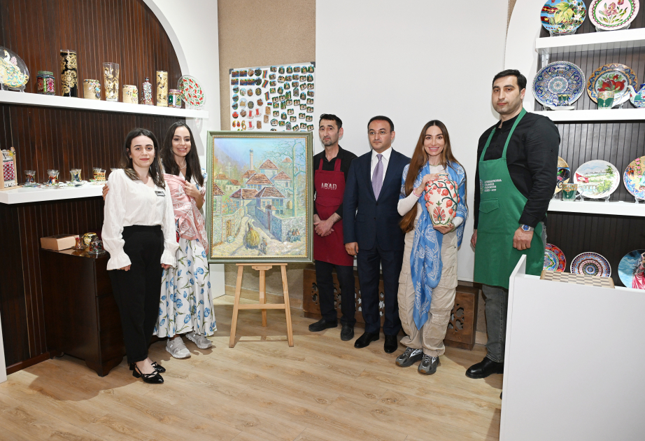 Leyla Əliyeva və Arzu Əliyeva Şəkidə “ABAD” Keramika və Tətbiqi Sənət Mərkəzi ilə tanış olublar