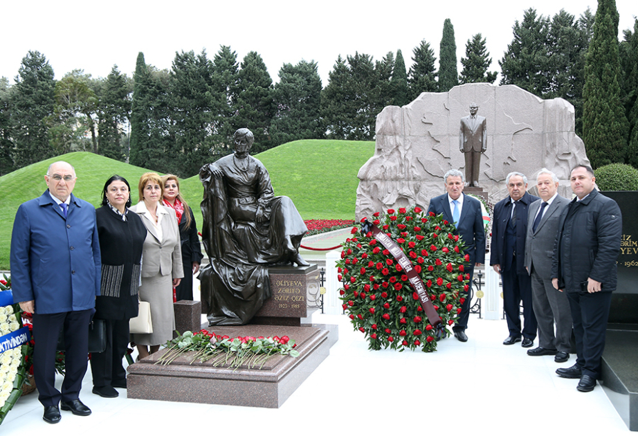 AMEA rəhbərliyi akademik Zərifə Əliyevanın xatirəsini yad edib