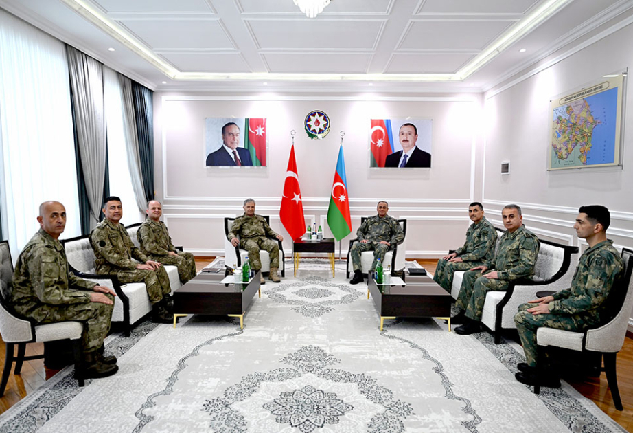 Azerbaijani, Turkish Land Forces Commanders discuss expansion of cooperation