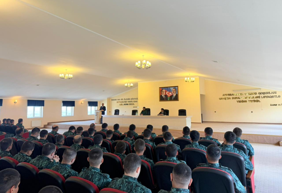 Hərbi qulluqçular arasında hüquqi maarifləndirmə işi gücləndirilir