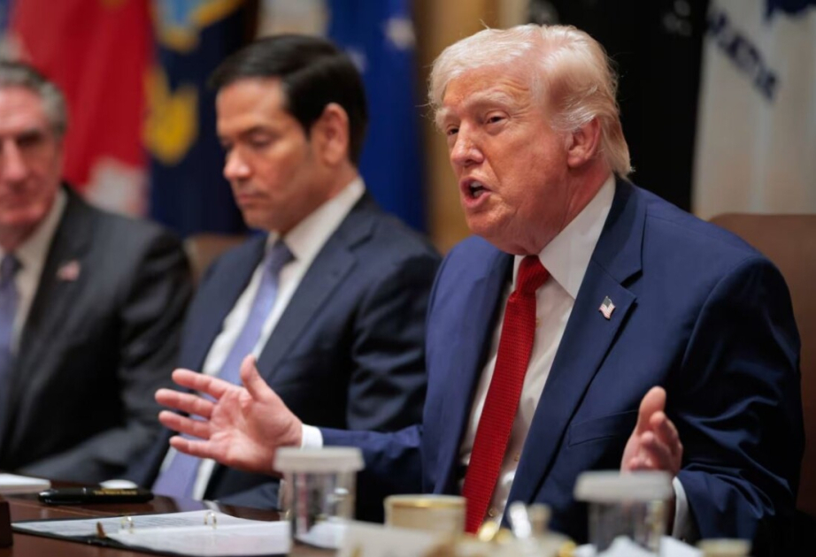 Trump meets with oil executives as Iran stalemate drags on