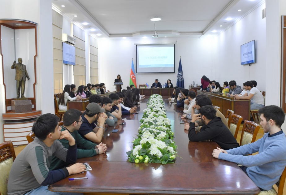 Dövlət Vergi Xidməti UNEC tələbələri üçün maarifləndirici təlimlər təşkil edib