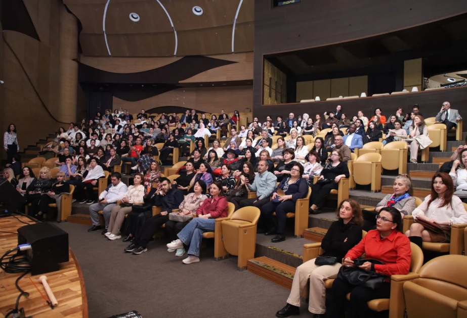 Macarıstanın “Magyar Rhapsody Projekt” qrupu Bakıda çıxış edib