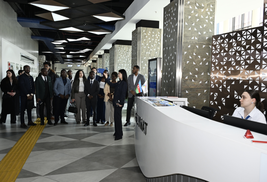 Beynəlxalq forumun iştirakçıları "ASAN xidmət"də olublar YENİLƏNİB VİDEO