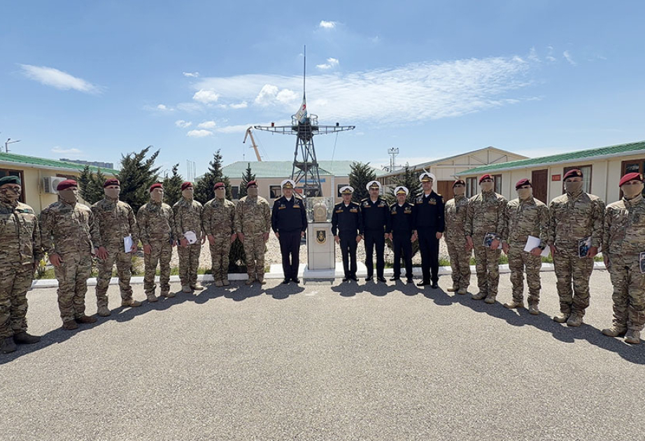 Представлены сертификаты успешно завершившим «Базовый курс водолазов»