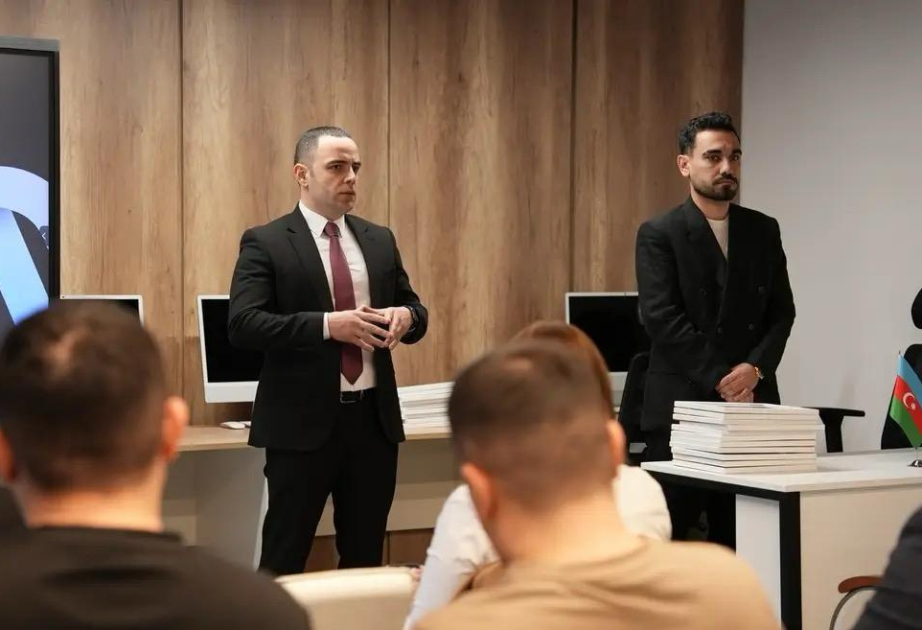 Dövlət qurumlarının əməkdaşları süni intellekt üzrə təlim proqramında iştirak ediblər