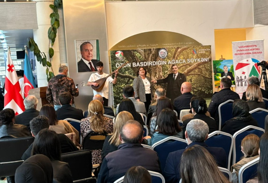 Marneulidə Zəlimxan Yaqubun xatirəsinə həsr olunmuş tamaşa təqdim edilib