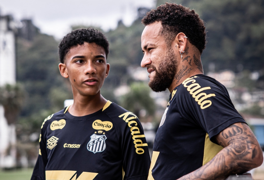 Neymar allegedly involved in physical altercation with Robinho Jr in Santos training session