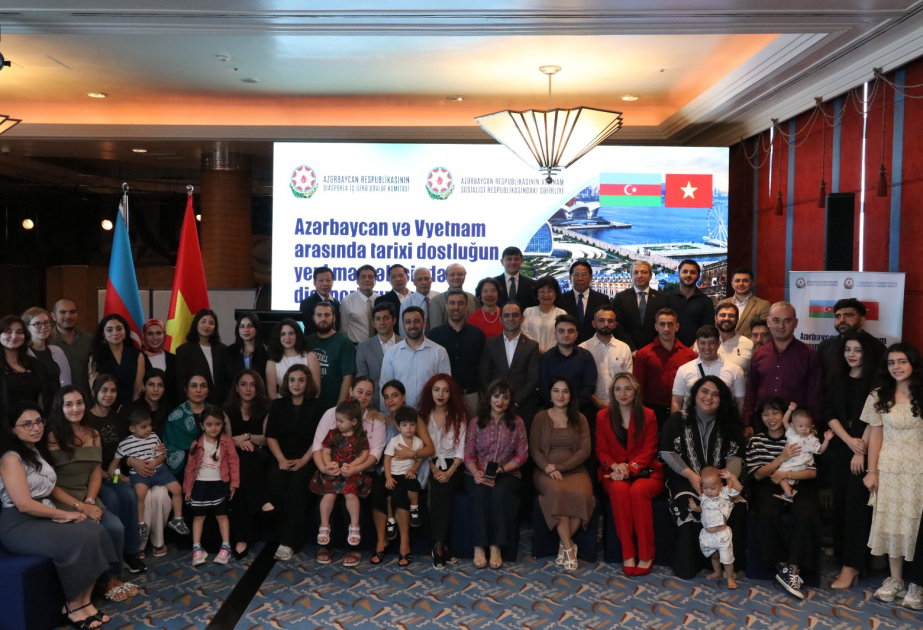 Vietnam’s Hanoi hosts meeting with Azerbaijani compatriots