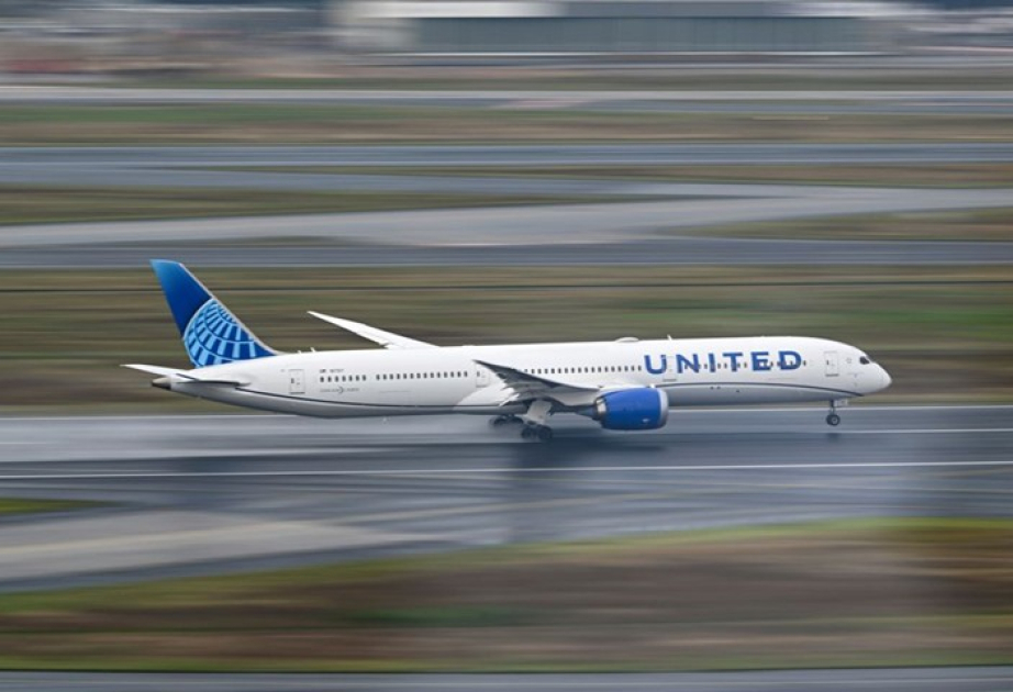 United-Flugzeug streift Lkw auf Highway – Fahrer leicht verletzt