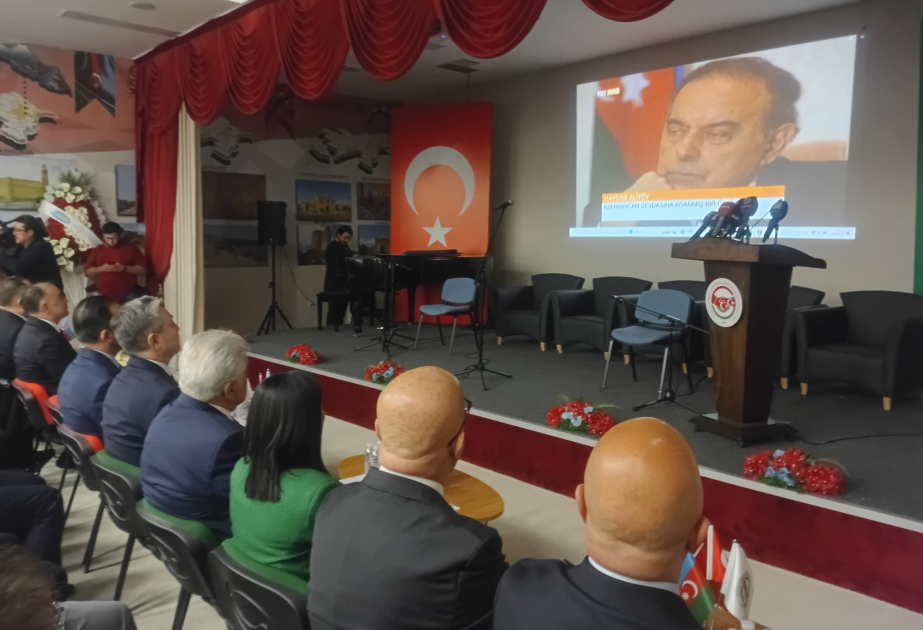 Ulu Öndər Heydər Əliyevin xatirəsi Ankarada ehtiramla yad edilib