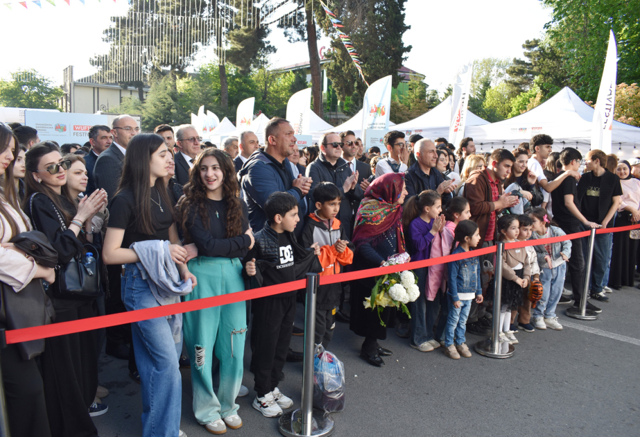 WUF13 Festivalı: Şəki sakinləri açıq havada keçirilən ictimai proqramda həvəslə iştirak ediblər VİDEO