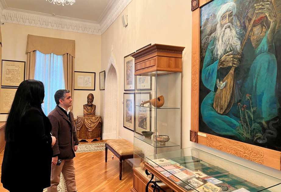 İstanbul Böyükşəhər Bələdiyyəsi mədəniyyət müdiri Ədəbiyyat Muzeyinin qonağı olub