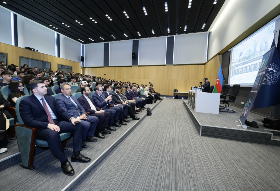 Ознакомительный тур группы Исламского банка развития для молодежи в UNEC