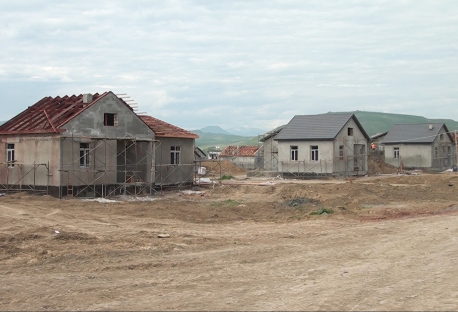 Ağdamın Eyvazxanbəyli kəndində 427 ev tikilir