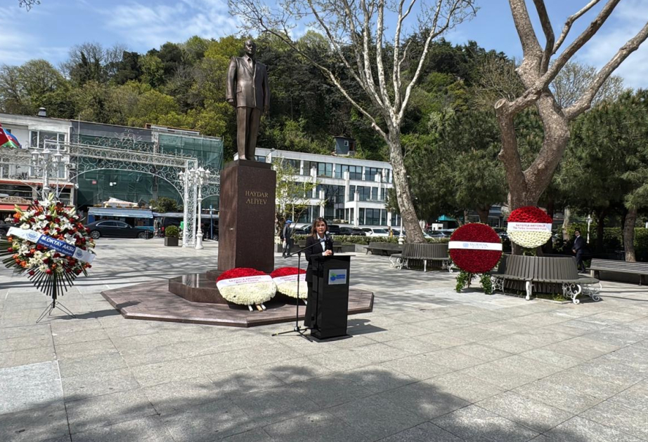Ümummilli Liderin əziz xatirəsi İstanbulda ehtiramla yad edilib