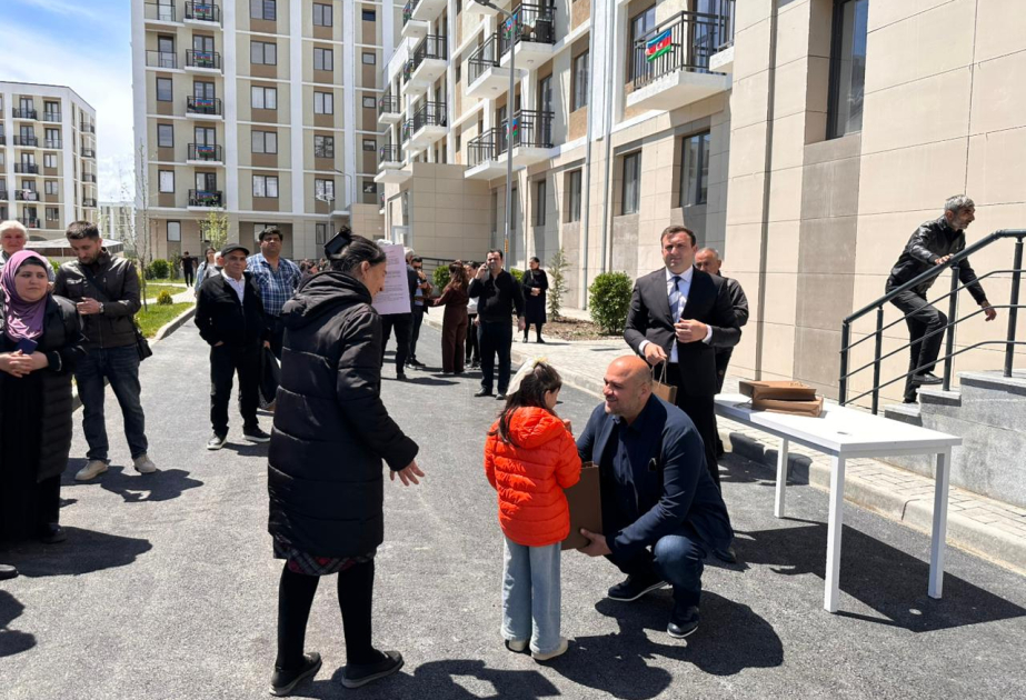 Ağdam şəhərində daha 41 ailəyə mənzillərin açarları təqdim olunub