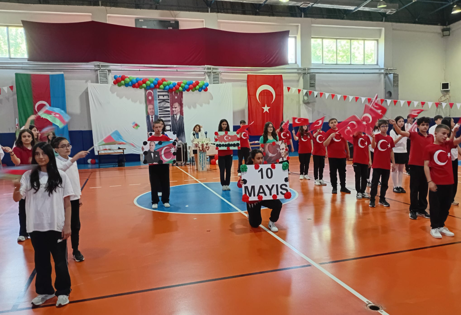 Ankaradakı Heydər Əliyev adına məktəbdə Ulu Öndərin xatirəsi anılıb