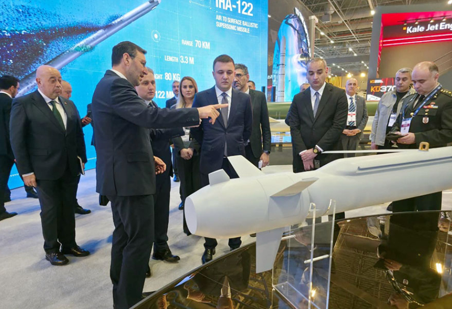 Замминистра обороны принял участие в выставке SAHA EXPO 2026