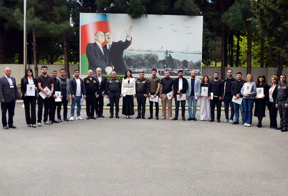 Azerbaijan’s Defense Ministry holds training session with media representatives