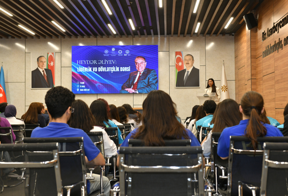 İnnovasiya könüllüləri “Heydər Əliyev: liderlik və dövlətçilik dərsi” mövzusunda konfransda toplaşıblar