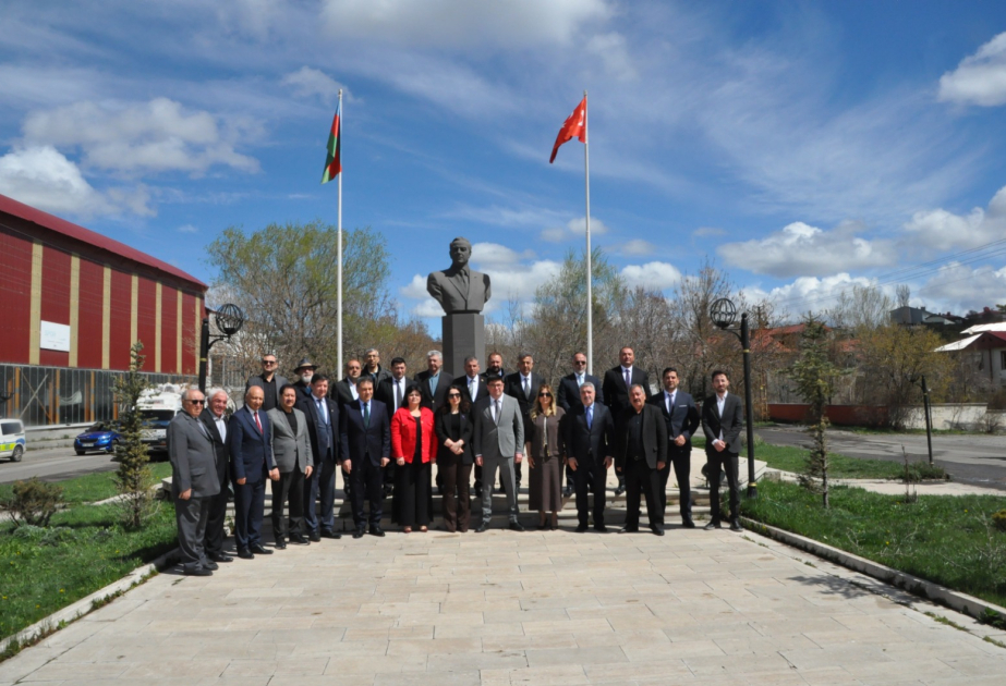 Qarsda Ulu Öndər Heydər Əliyevin xatirəsi anılıb