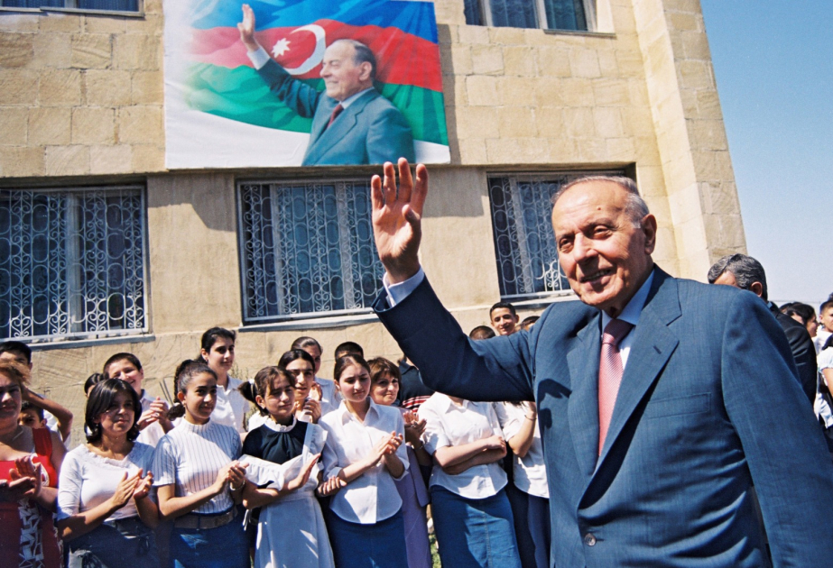 Ulu Öndər Heydər Əliyev tarixə həm də milli memarlıq məktəbinin hamisi kimi düşmüşdür