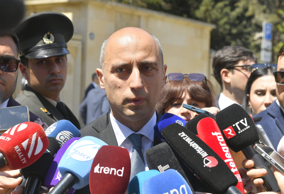 Emin Əmrullayev: Bəzi qəzalı məktəblər üzrə işlər mərhələli şəkildə davam etdirilir