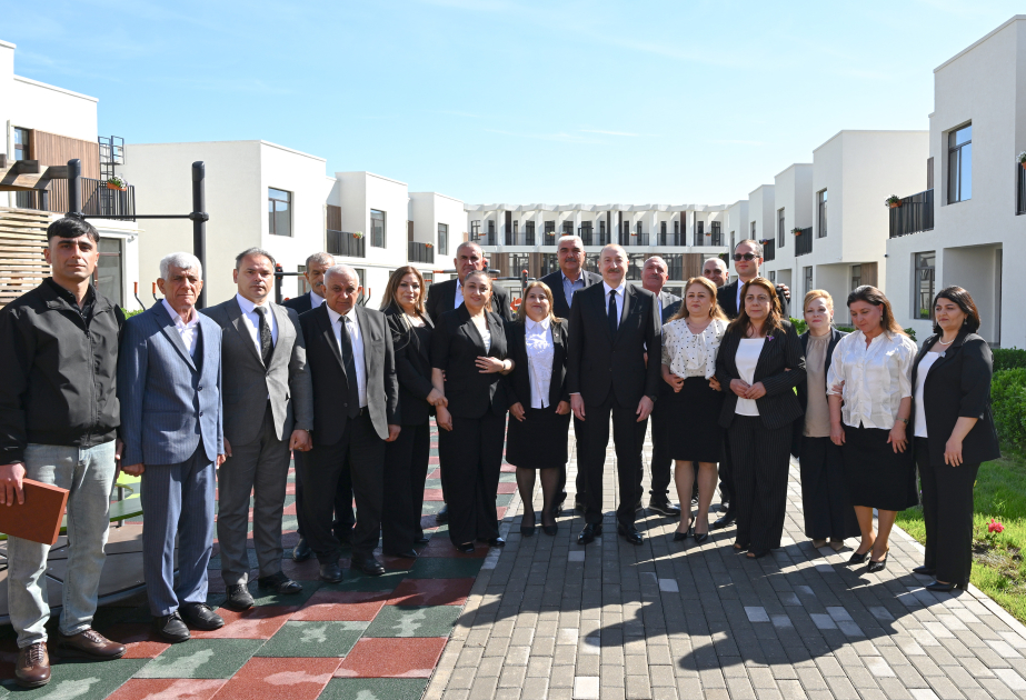 El Presidente Ilham Aliyev se reunió con residentes en la ciudad de Zangilan y colocó la primera piedra del Hotel Zangilan City Park