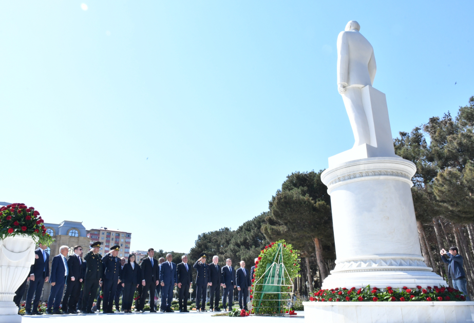 Ümummilli Lider Heydər Əliyevin anadan olmasının 103-cü ildönümü Abşeron rayonunda qeyd edilib