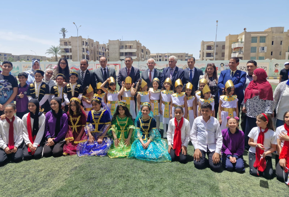 Misirdə Azərbaycan dili tədris olunan məktəbə kompüterlər hədiyyə edilib
