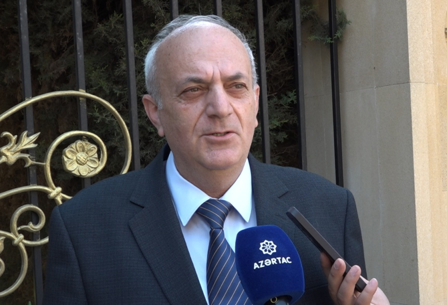 Azərbaycan xalqı Ulu Öndərə olan sevgi və minnətdarlığını ifadə edir - Fəxri xiyabandan REPORTAJ