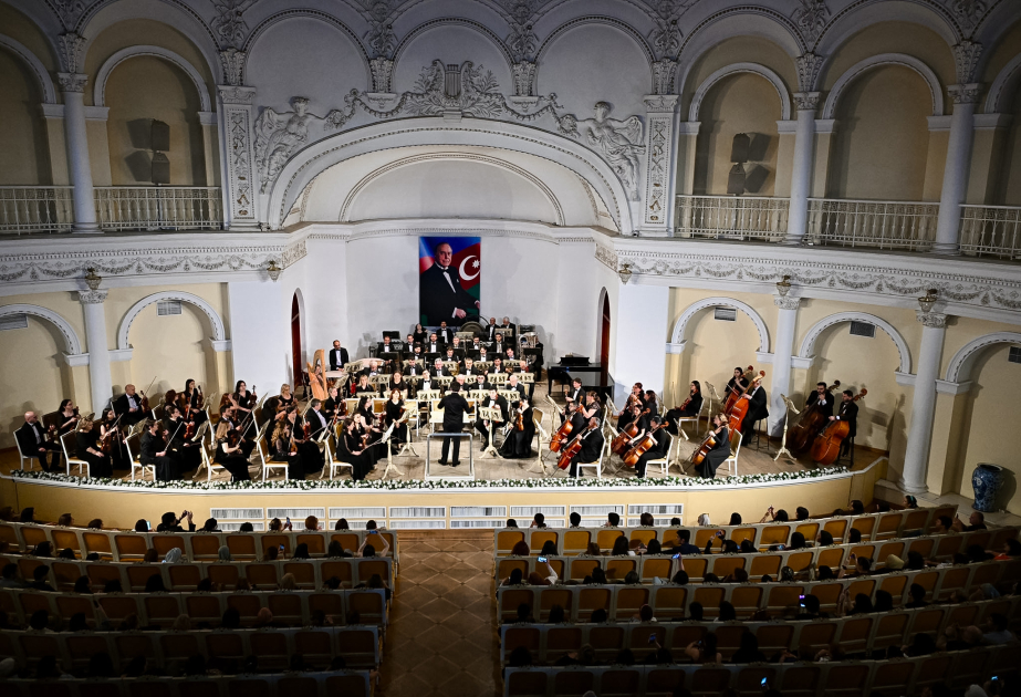 Ümummilli Liderin anadan olmasının 103-cü ildönümünə həsr olunmuş konsert proqramı
