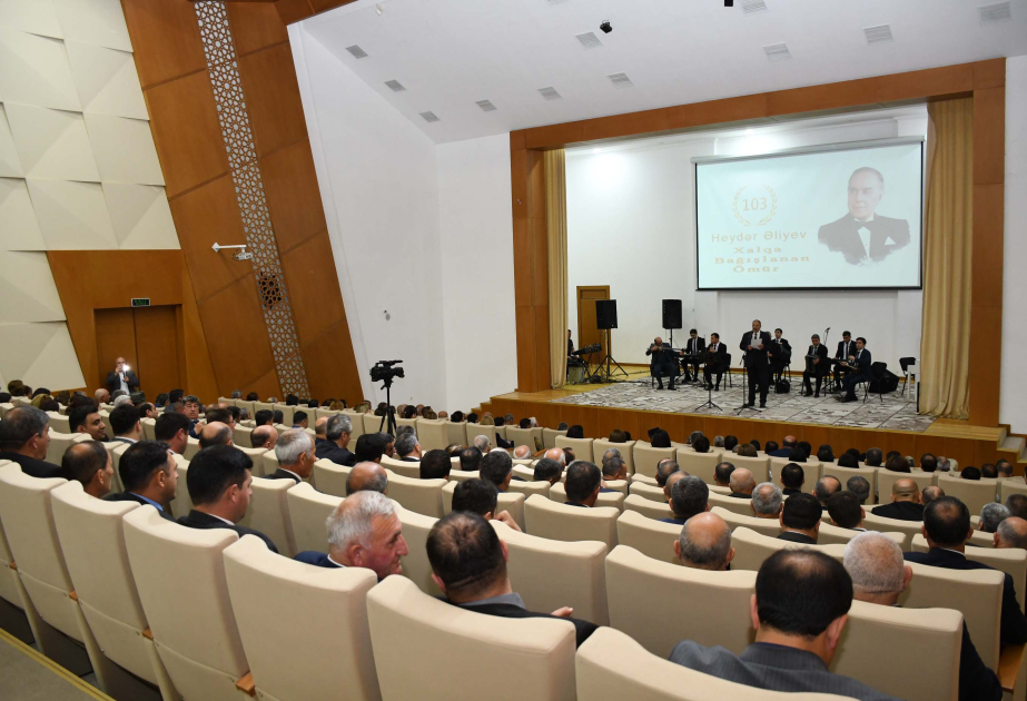 Azərbaycan xalqı yeni əsrə Heydər Əliyev zəkasının işığında qədəm qoyub