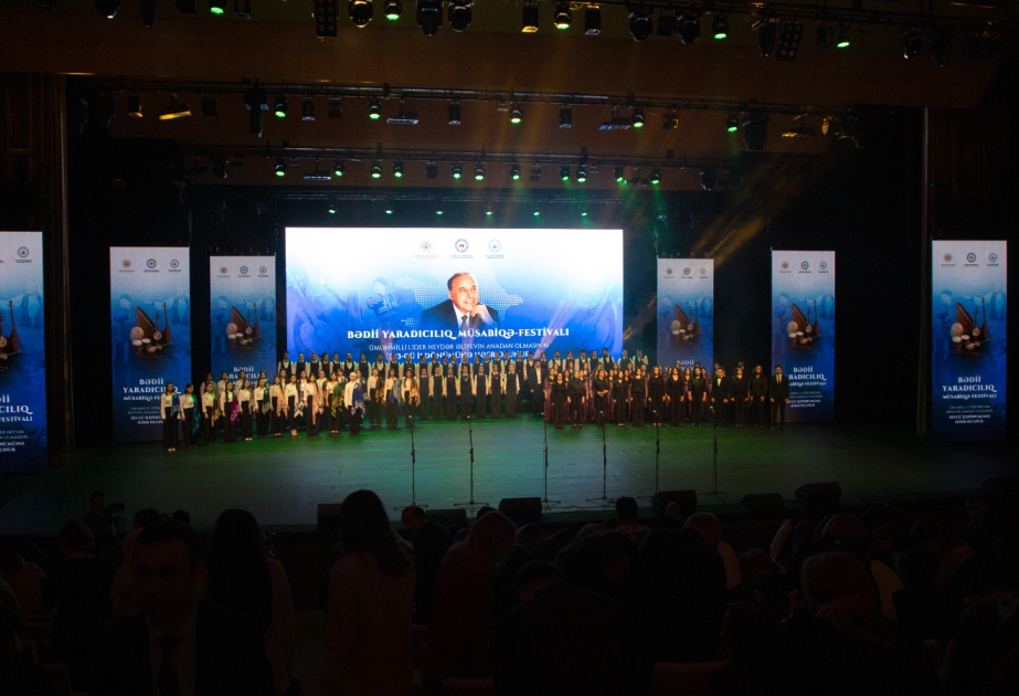 BMU tələbələri bədii yaradıcılıq müsabiqə-festivalının yekun konsertində çıxış ediblər