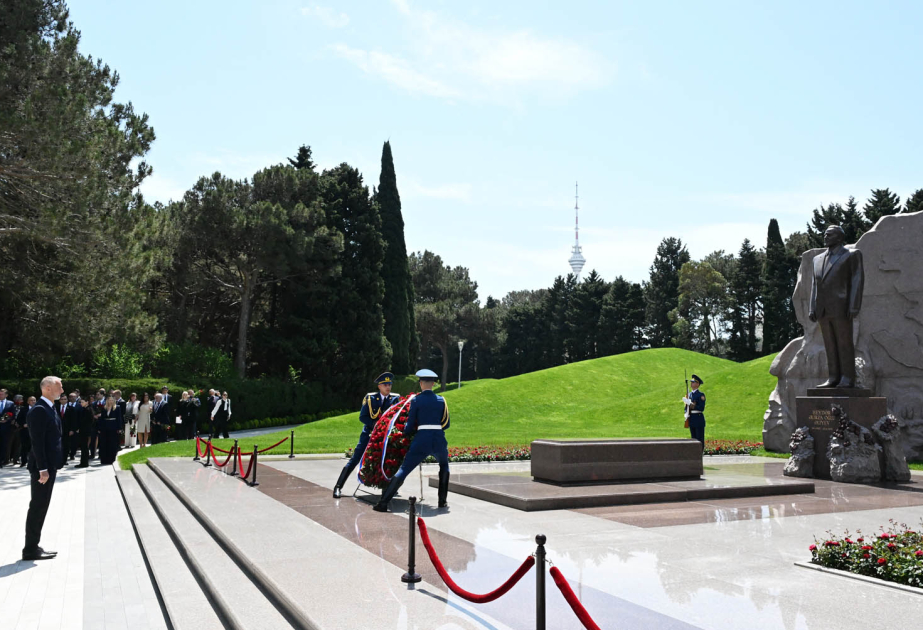 El Presidente del Consejo Nacional de Eslovaquia visita el Parque de la Victoria