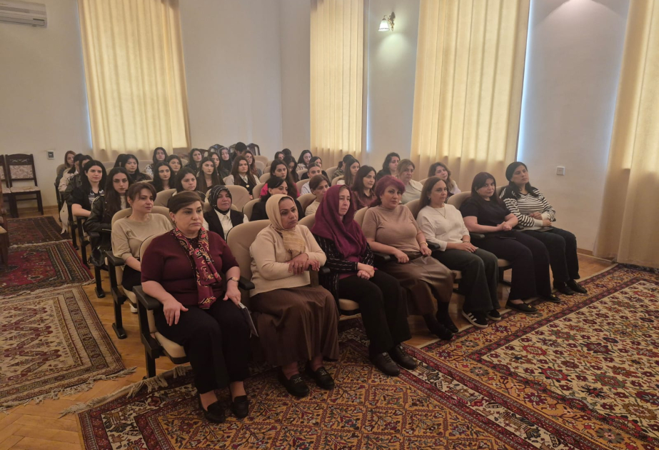 Əlyazmalar İnstitutunda XIII əsrin klassik ilahiyyat abidəsinə dair mühazirə dinlənilib