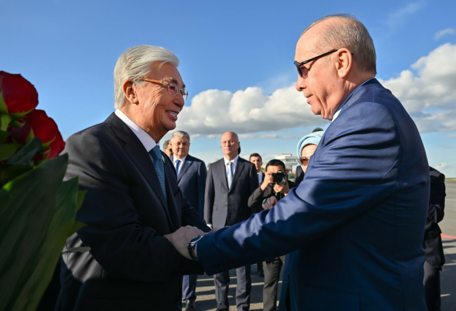 Türkiyə Prezidenti Qazaxıstana dövlət səfərinə gəlib